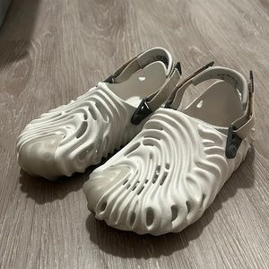 Crocs Pollex look alike clog in white